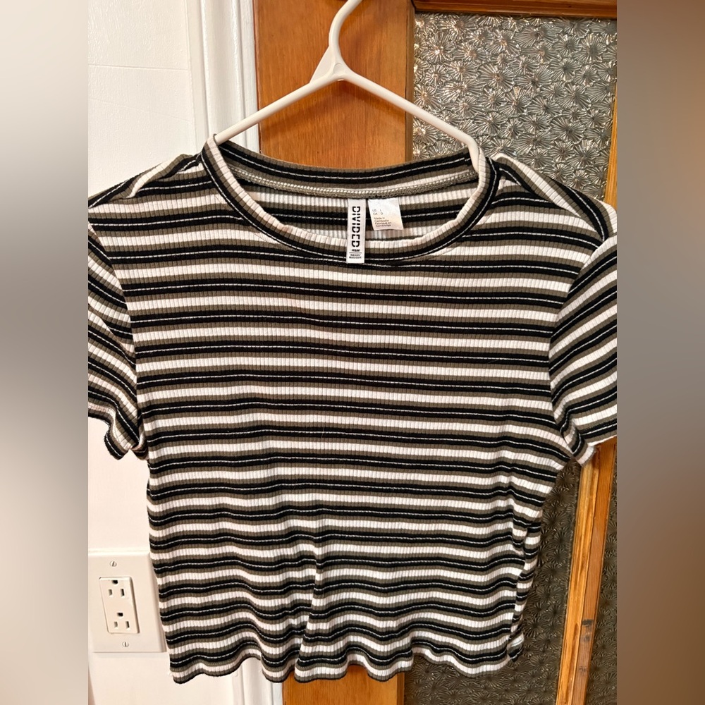 H&M Striped Sweater – Size Small (Tagged Large)